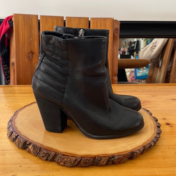 Vince Camuto Leather Bootie - Picture 1 of 4